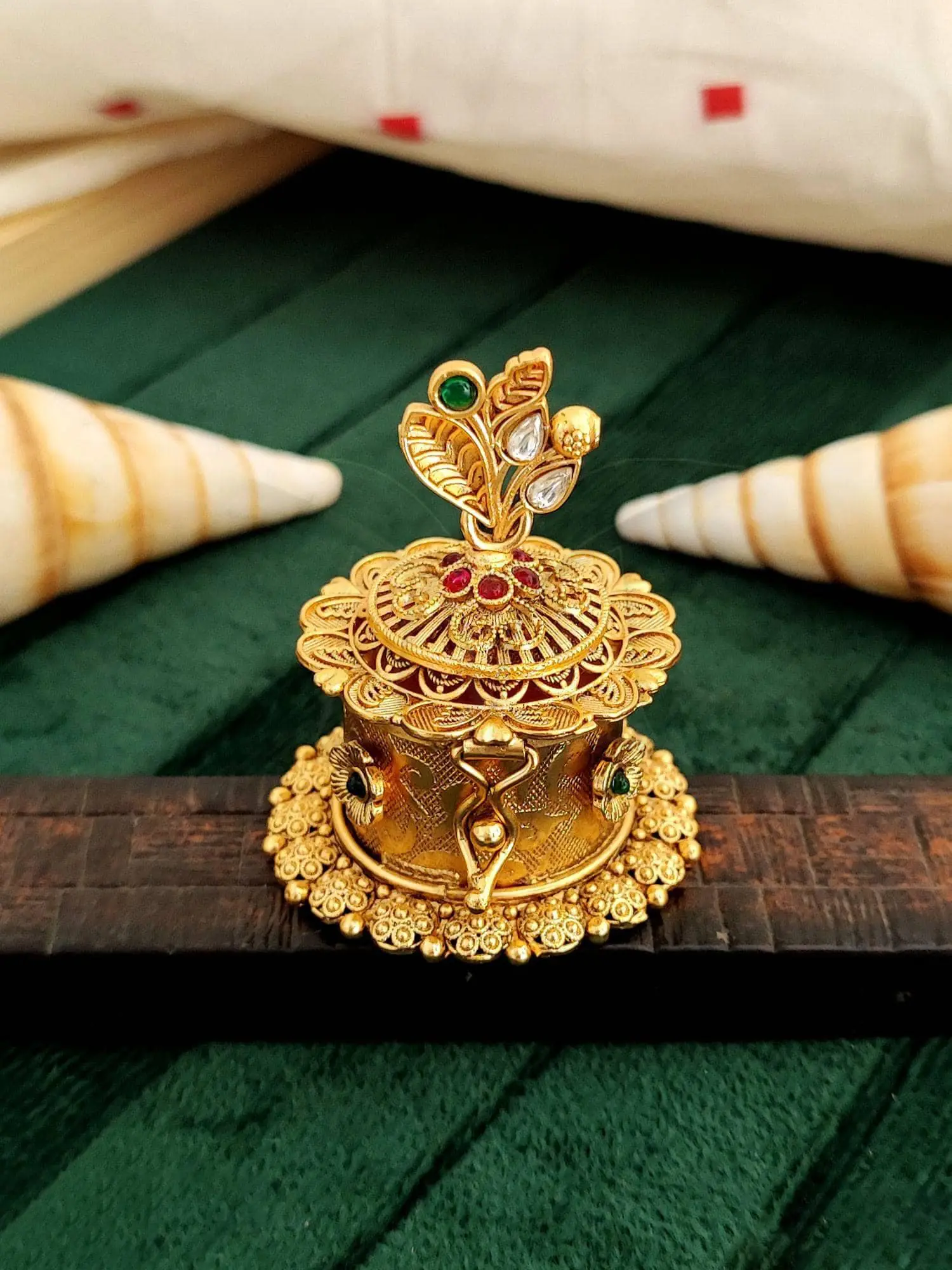 AntiqueSindurbox-Pumiroots-PRSB-25-104 fancy floral sindoor box, antique gold with stones