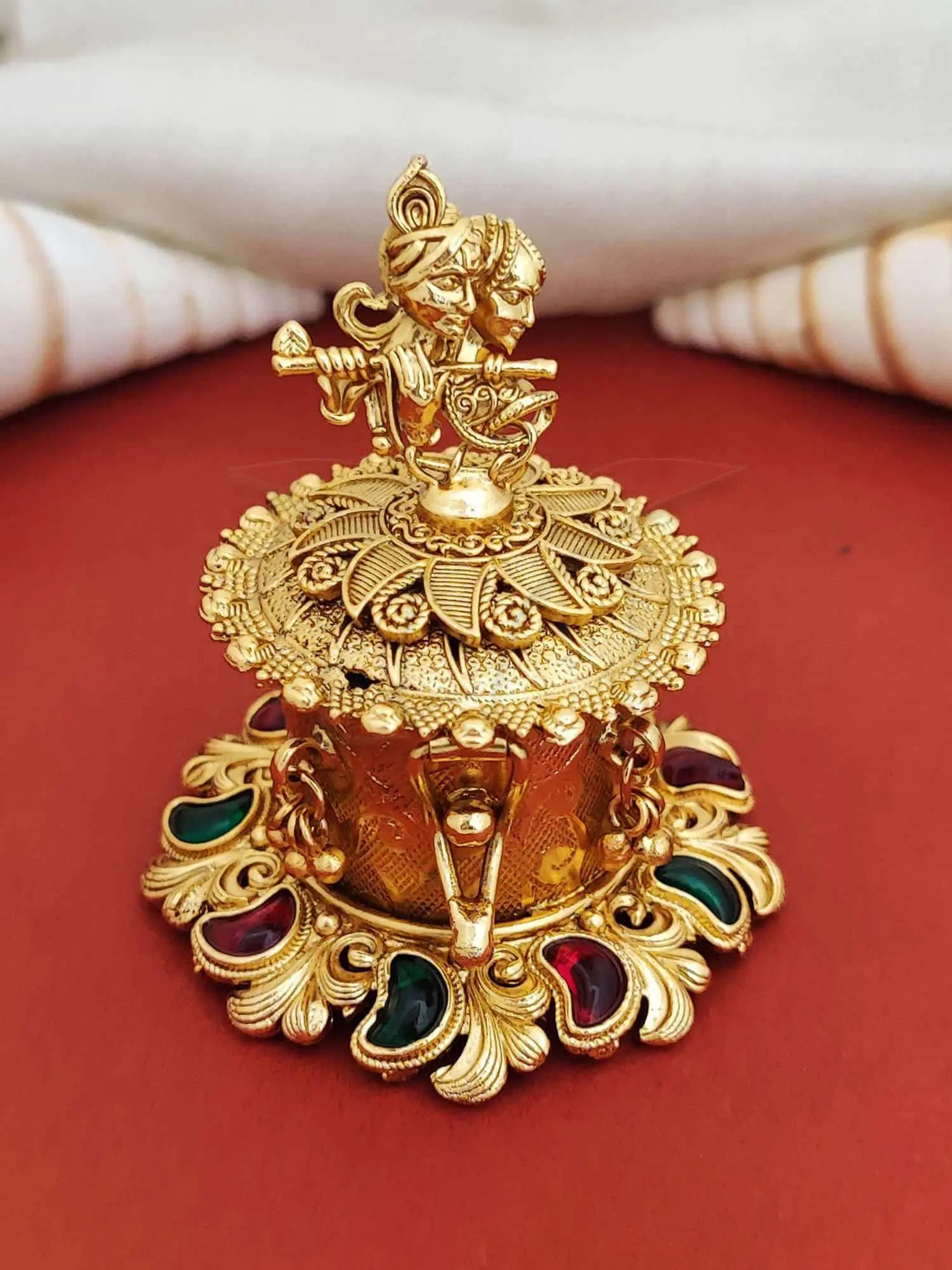 AntiqueSindurbox-Pumiroots-PRSB-25-127 festive Radha Krishna box, gold temple with idol