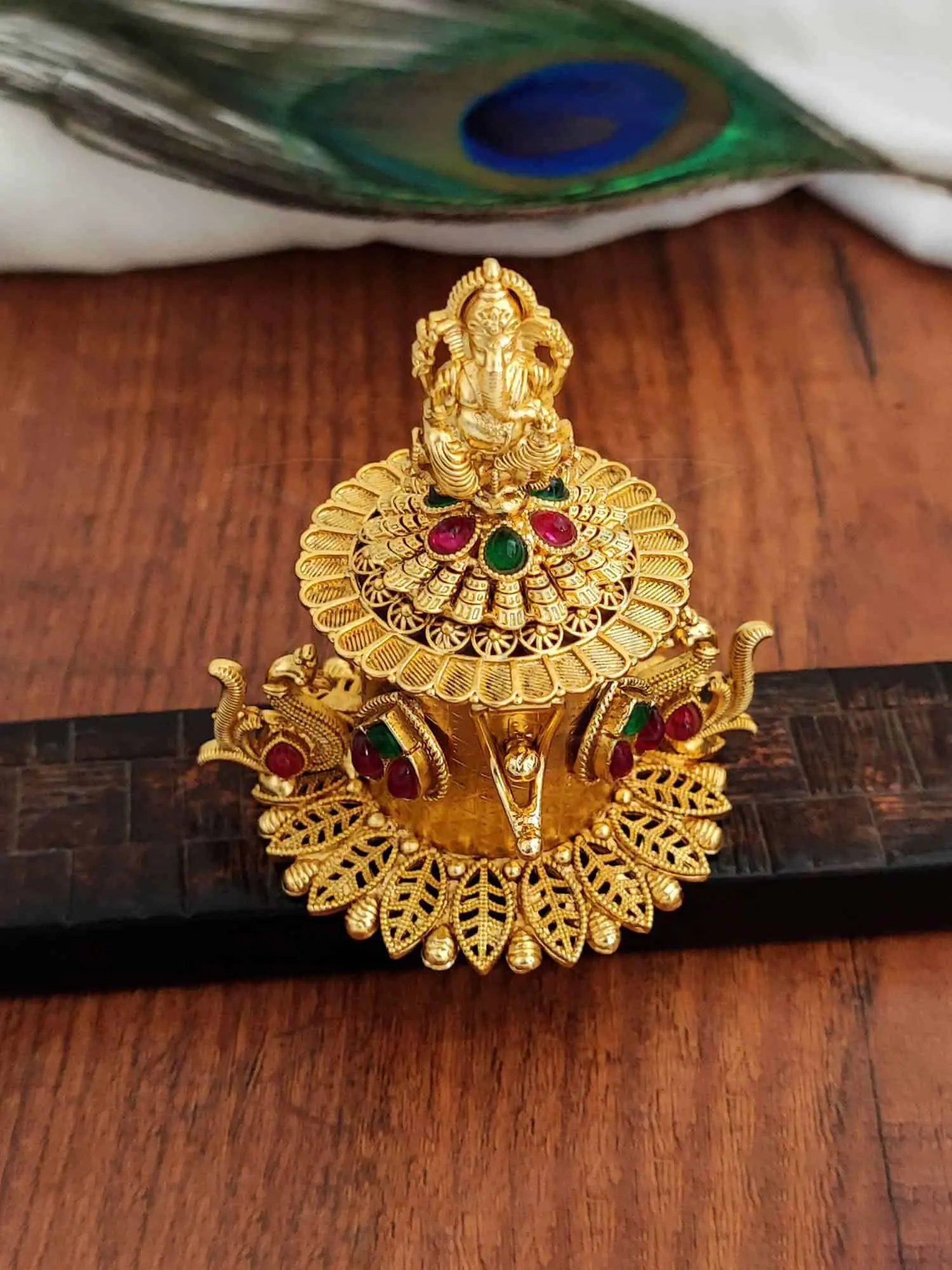 AntiqueSindurbox-Pumiroots-PRSB-25-138 Ganesh ruby sindoor box, gold with Ganesha idol