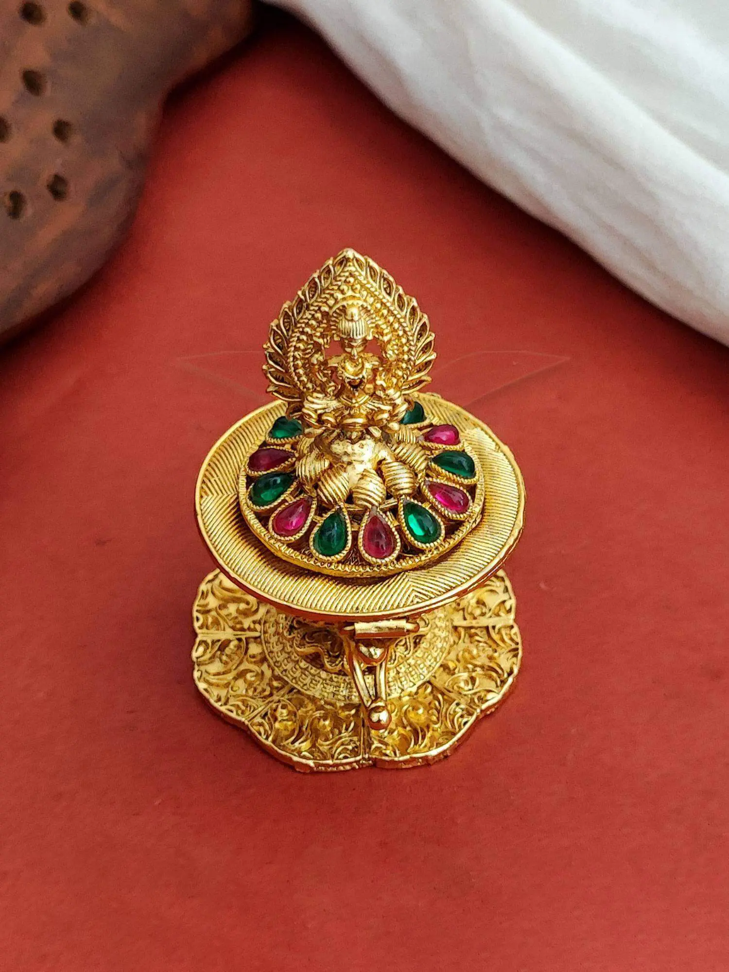 AntiqueSindurbox-Pumiroots-PRSB-25-148 sindoor box for gifting, gold Laxmi temple design