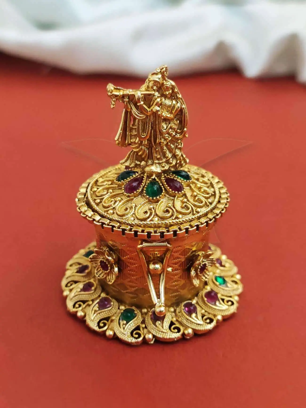 AntiqueSindurbox-Pumiroots-PRSB-25-149 Radha Krishna mandir box, gold with stones