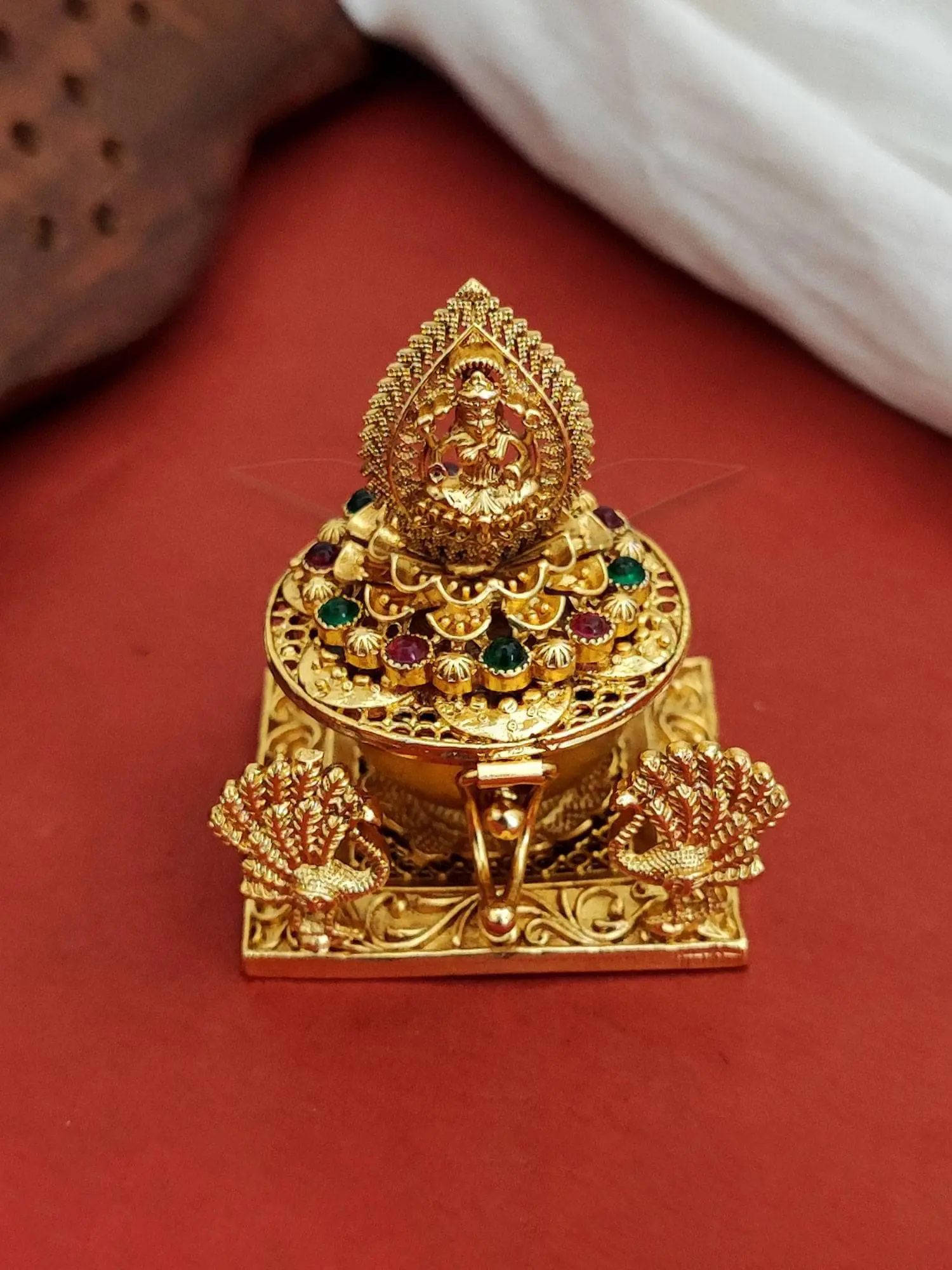 AntiqueSindurbox-Pumiroots-PRSB-25-167 Rajwadi sindoor box, antique gold with Laxmi idol