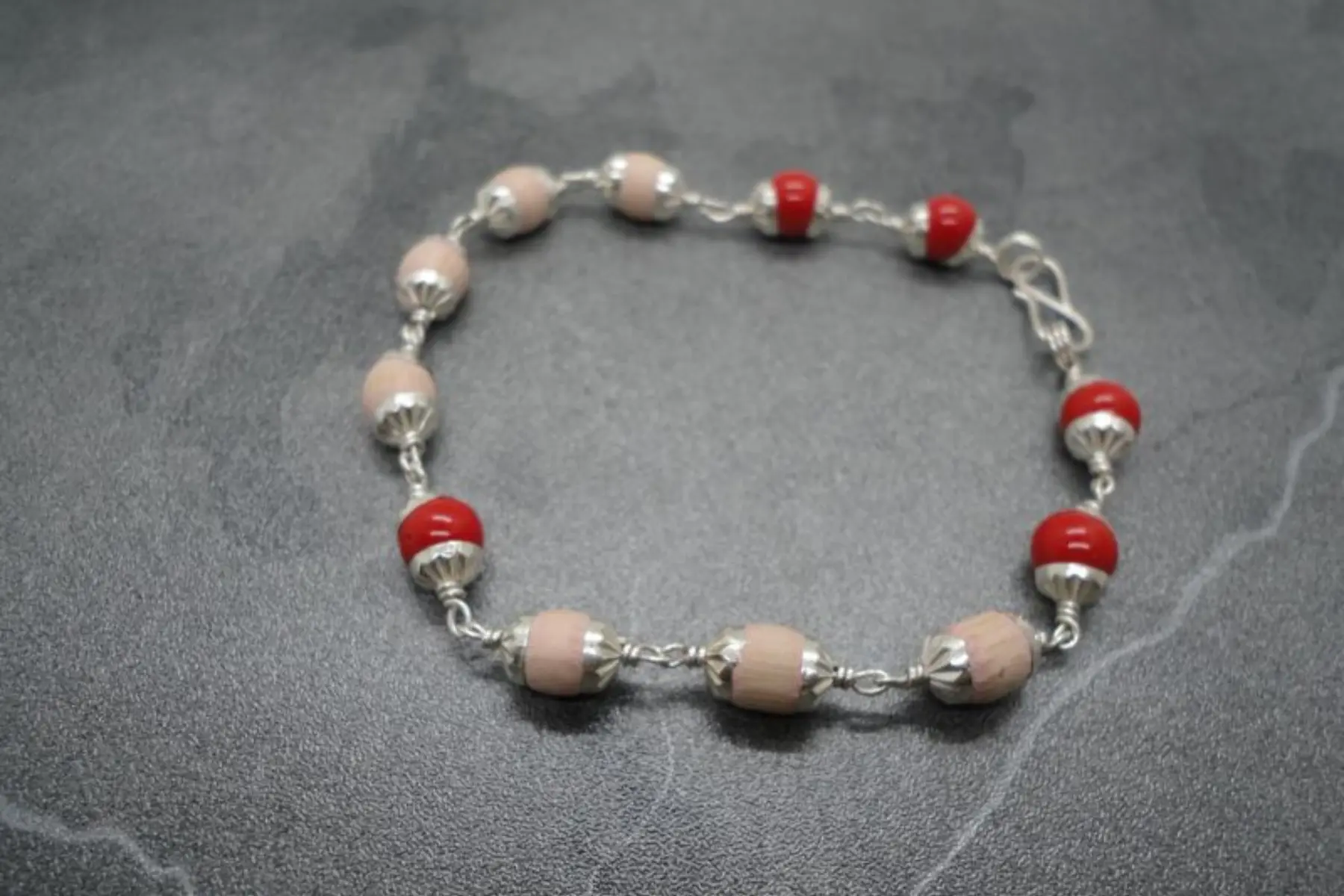 Pumiroots-AyyappanPooja-MALA-B-TULS-C-S-1 tulsi bracelet silver cap, 4 inch off-white 8mm beads